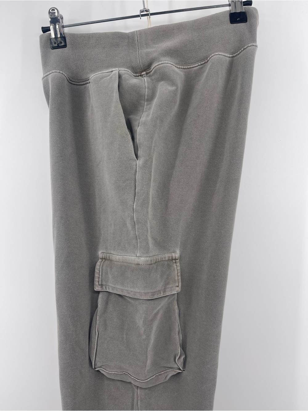 ALO Yoga Women's Cargo Joggers in  Gray - Picture 9 of 16